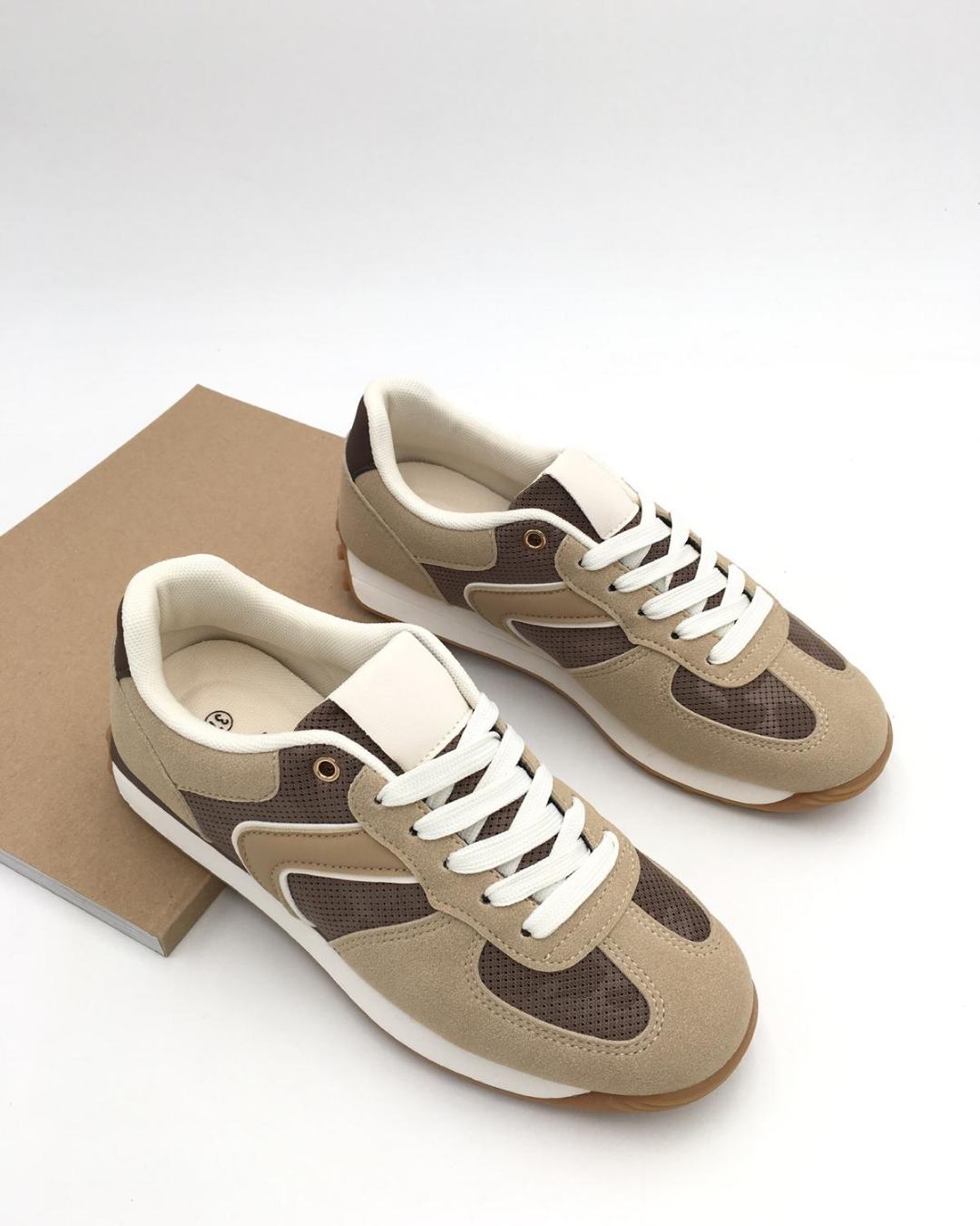 Jilly | Zandkleurige Sneakers