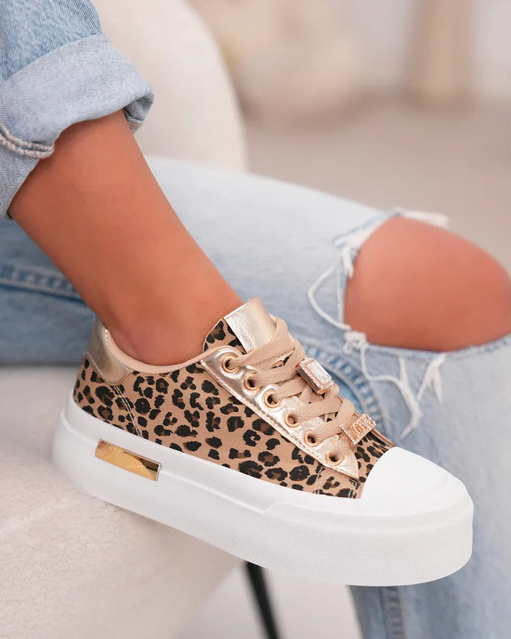 Joanna Leo Athletic Shoe
