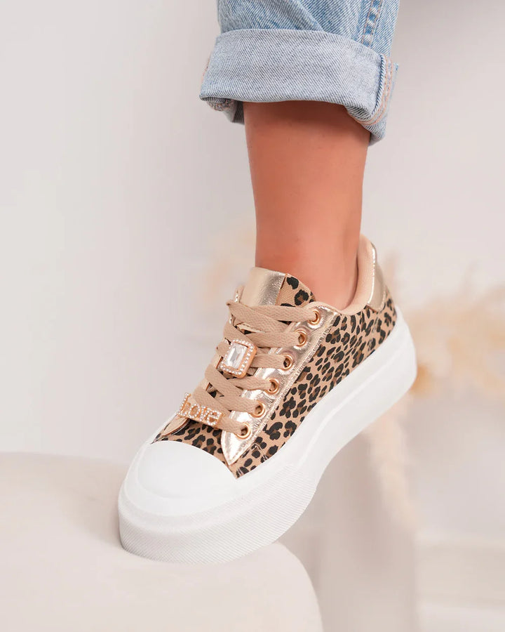 Joanna Leo Athletic Shoe