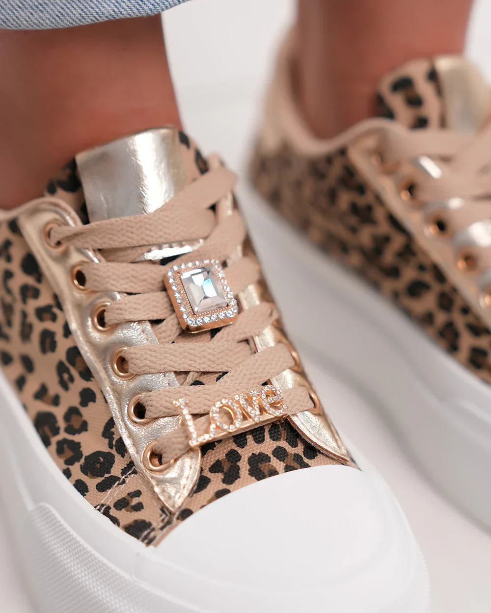 Joanna Leo Athletic Shoe