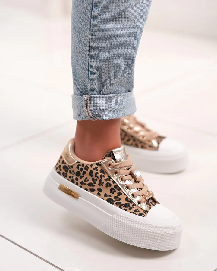 Joanna Leo Athletic Shoe