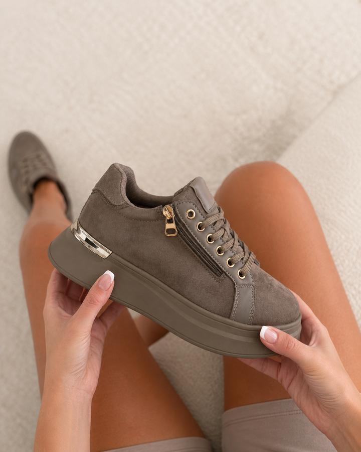 Basis | Zandkleurige Ritssneakers